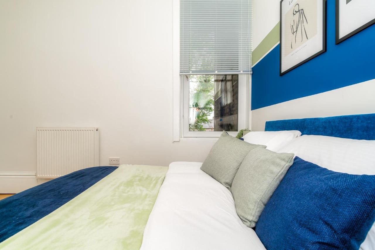 Cosy Retreat - Charming 2-Bed Apartment Greenock Zewnętrze zdjęcie