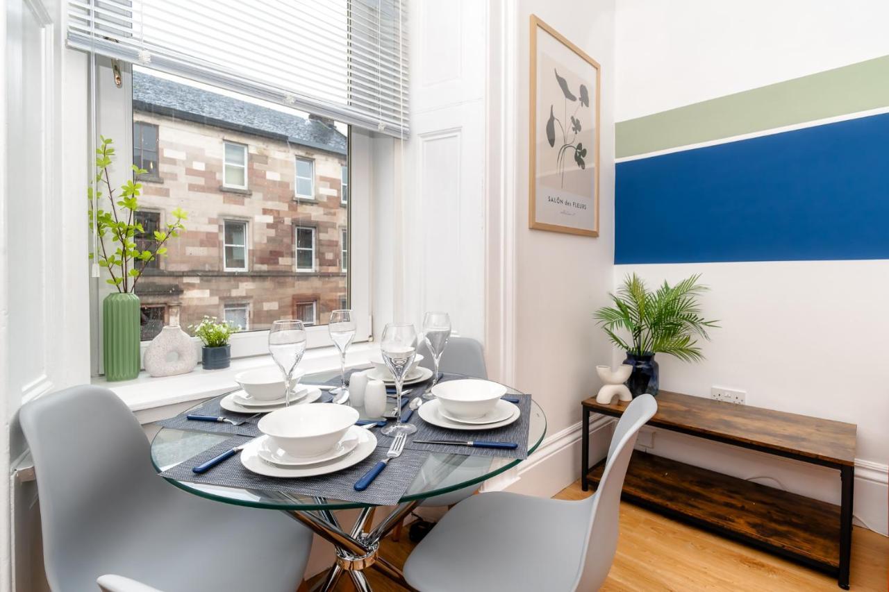 Cosy Retreat - Charming 2-Bed Apartment Greenock Zewnętrze zdjęcie